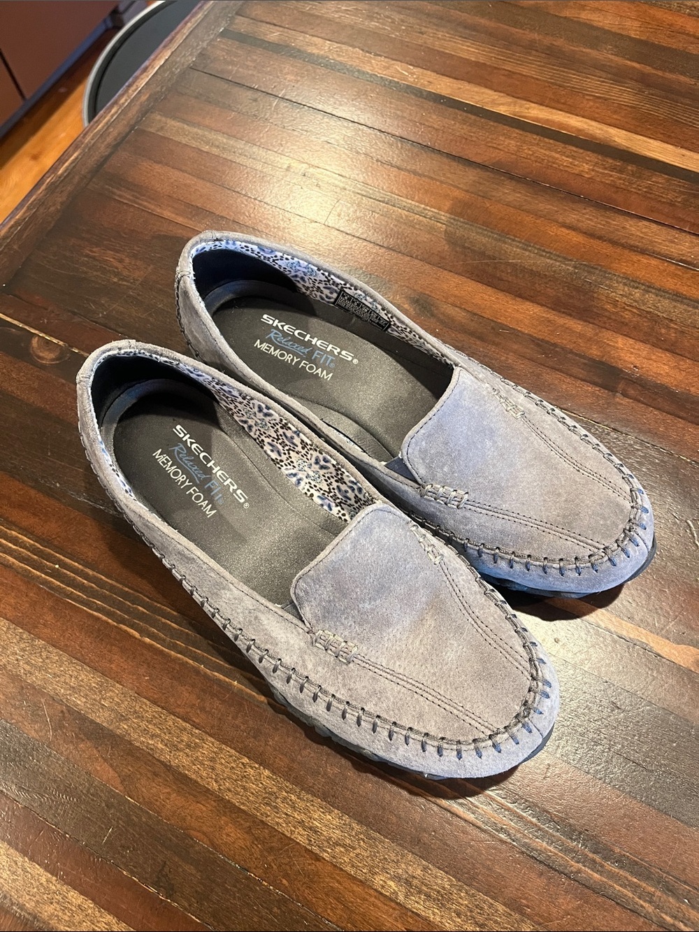 Skechers womens Light Gray Suede Slip-On Loafers 8